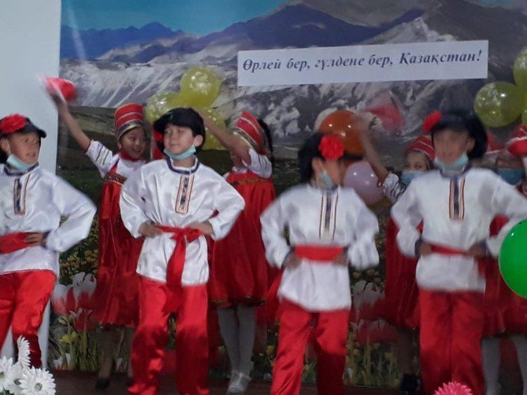 "Өрлей бер, гүлдене бер Қазақстан"